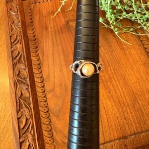 Vintage midcentury brutalist handmade silver & pearl ring size 7